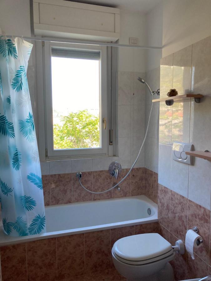 Large Well-Equipped Appartement Near Como Lake Lecco Eksteriør billede