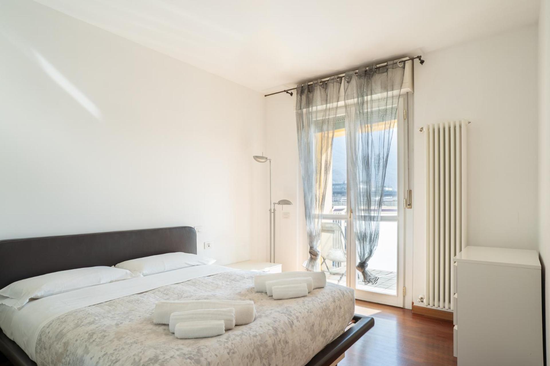 Large Well-Equipped Appartement Near Como Lake Lecco Eksteriør billede