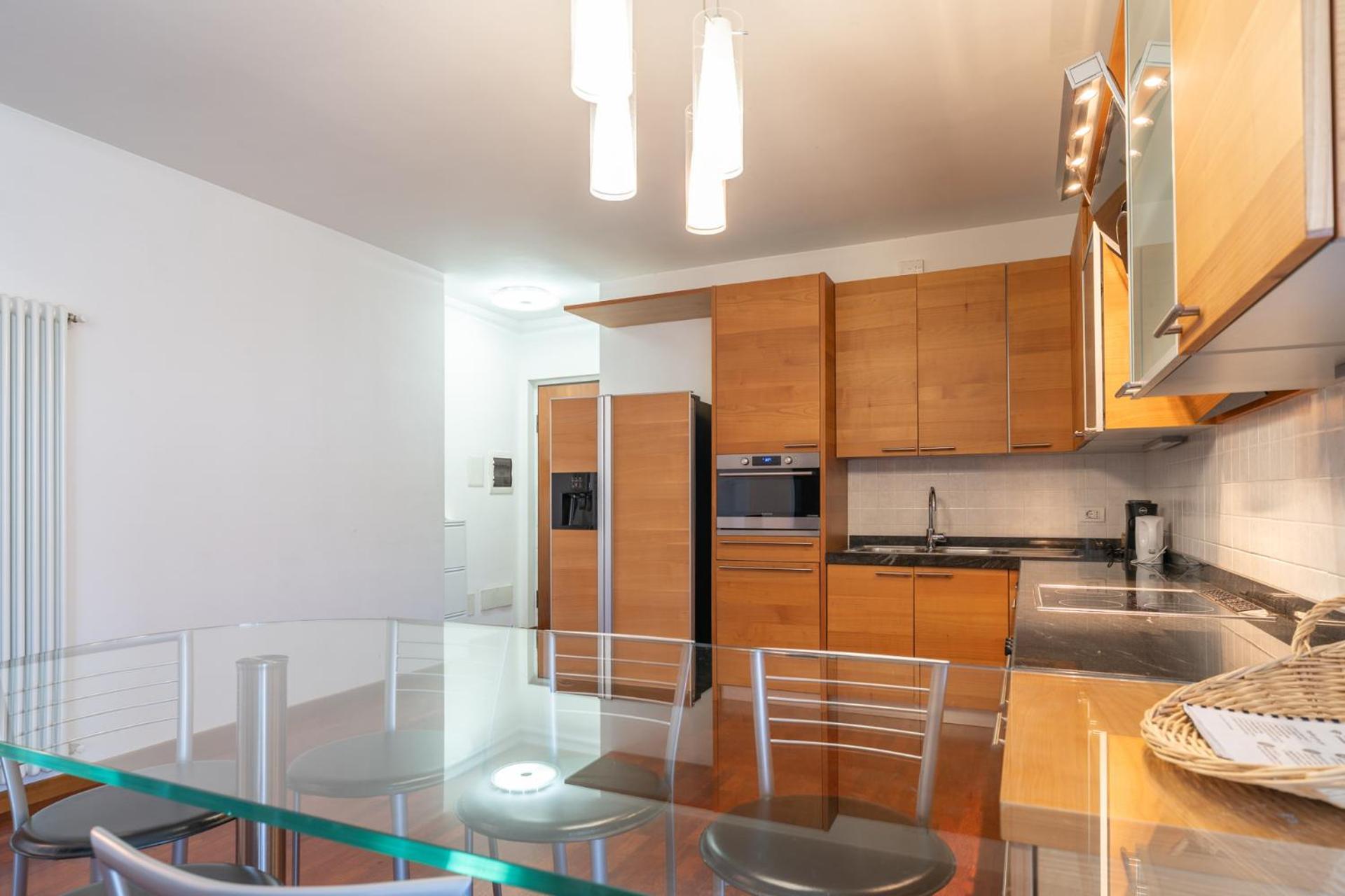 Large Well-Equipped Appartement Near Como Lake Lecco Eksteriør billede
